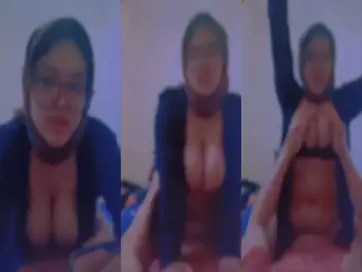 Hijab Cantik Ngewe Sama Om di Hotel Rekaman Asli 2026 poster